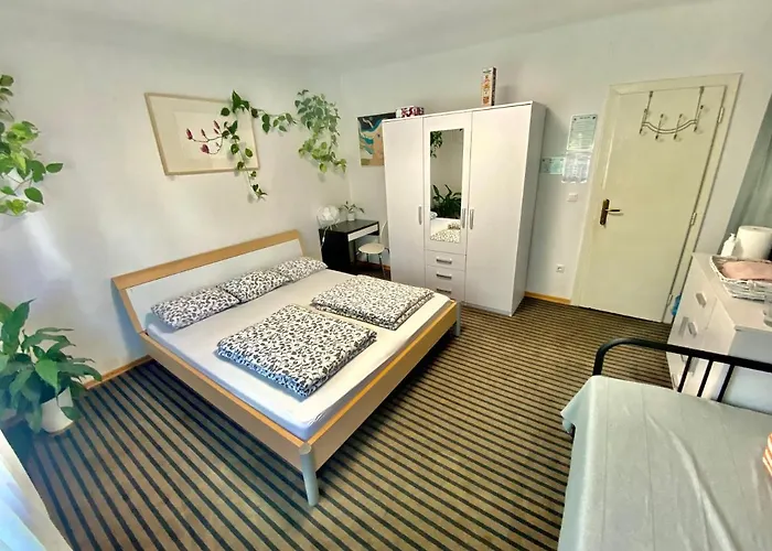 Family Greenslo 2* Ljubljana