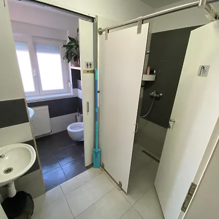 Family Greenslo Gostinjska kuća