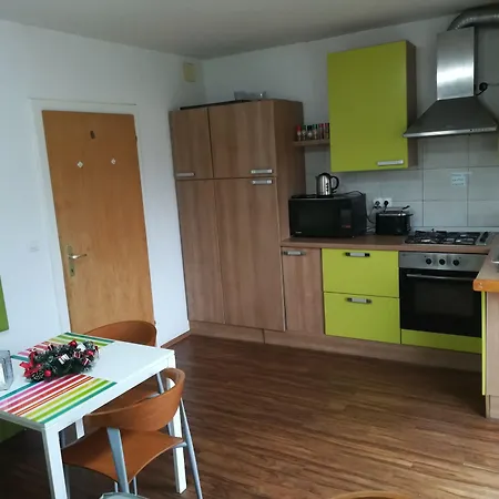 Family Greenslo 2* Ljubljana