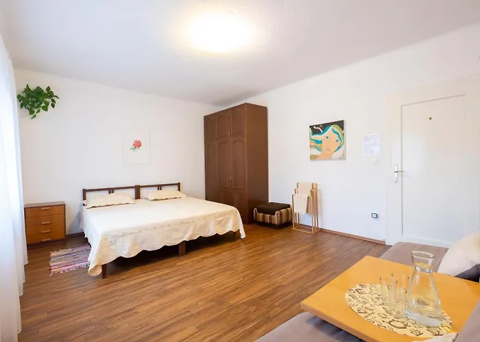 Family Greenslo Ljubljana