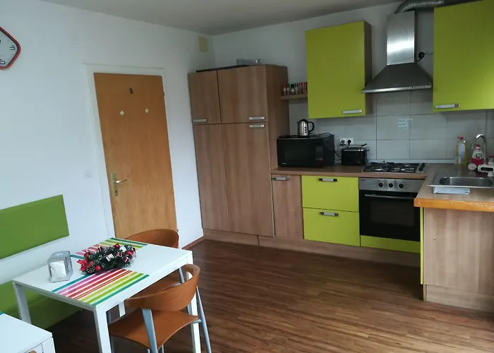 Family Greenslo 2* Ljubljana